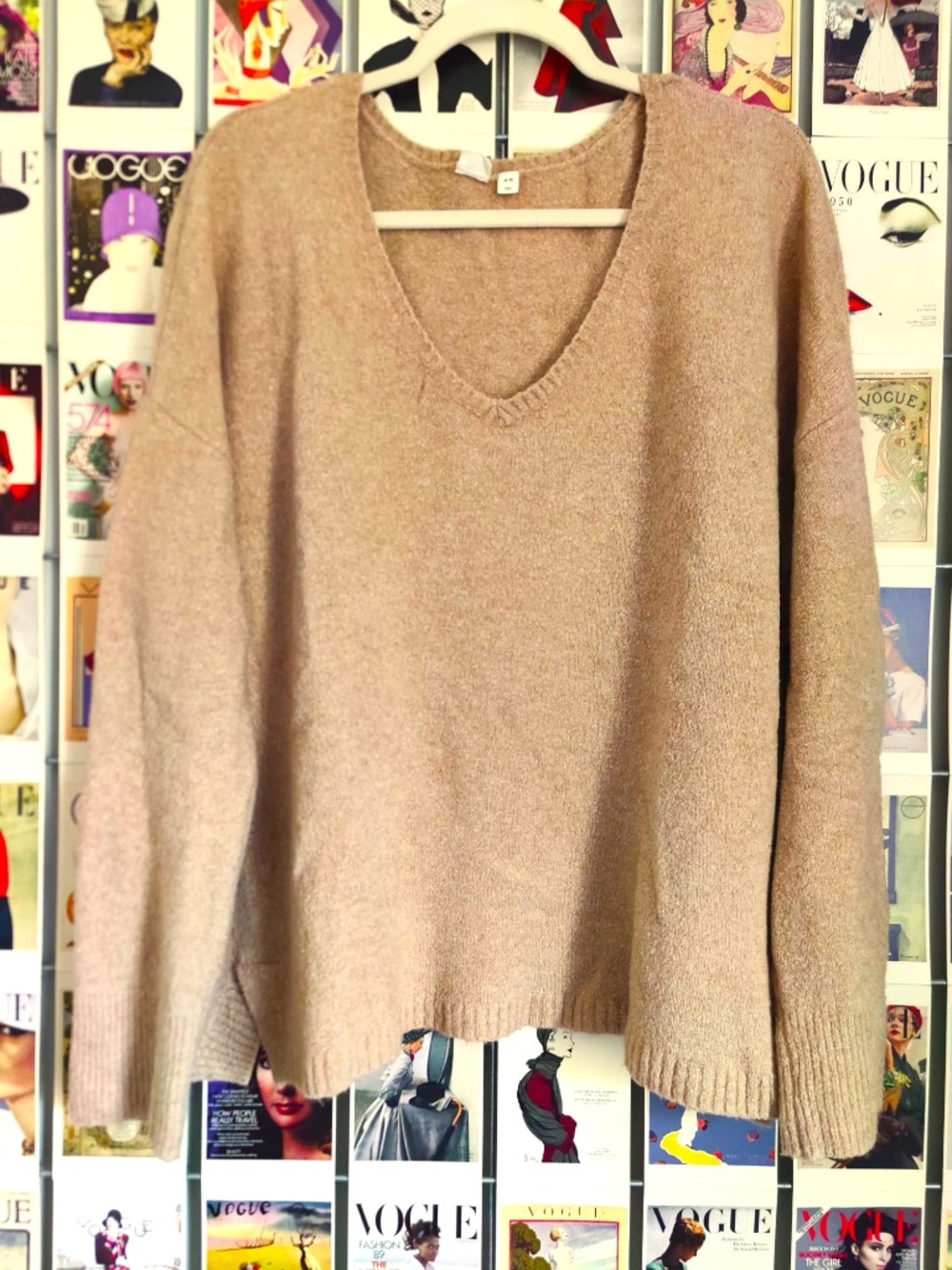 GAP Cream-Coloured V-Neck Fuzzy Wool-Blend Sweater – XL